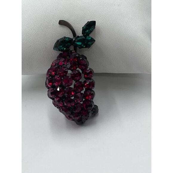 Vintage Signed Strawberry
Vibrant Red Green Rhinestones
Austria Pin Brooch - Picture 4 of 15